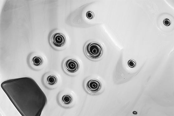 VERNICE **6 PERSON FAMILY SPA** 67 JETS ** PLUS LOADS MORE FREE WORTH OVER $2000