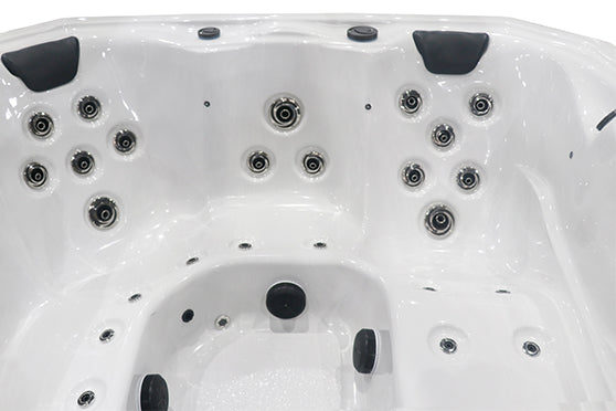 ELITE BARI LUXURY SPA 5-6 PERSON ** 49 JETS **