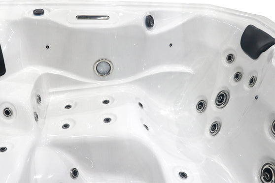 ELITE BARI LUXURY SPA 5-6 PERSON ** 49 JETS **