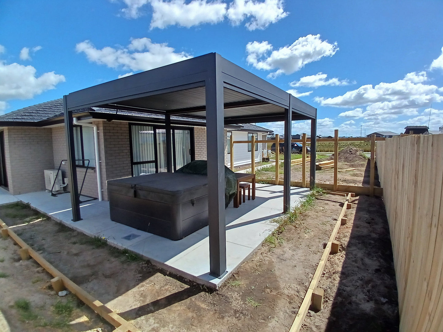 6x4 - Motorised Pergola with LED lights